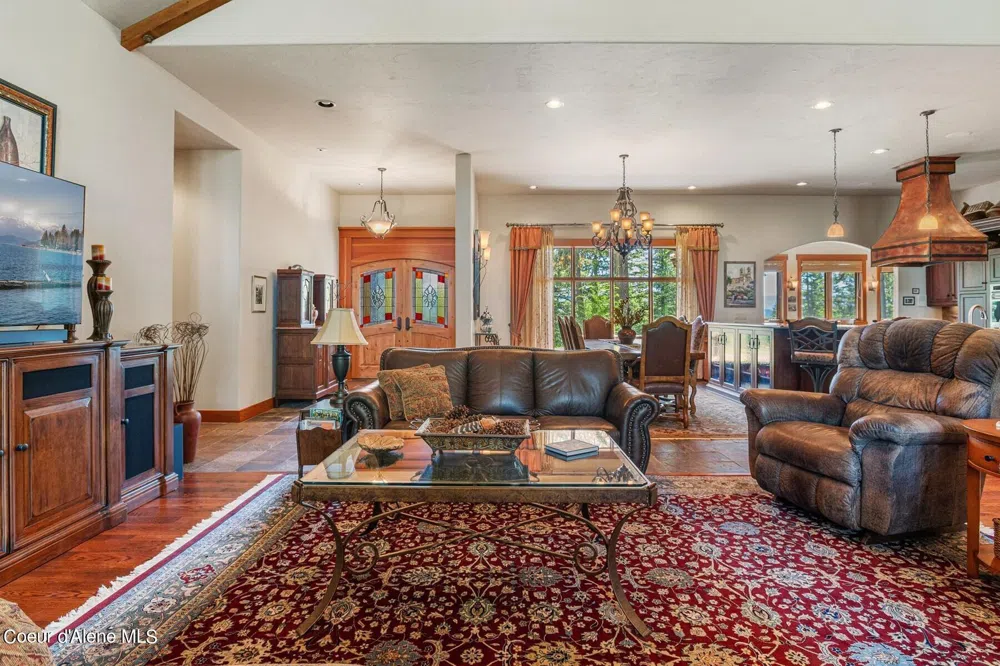 526 Roop Road Cocolalla, ID 83813