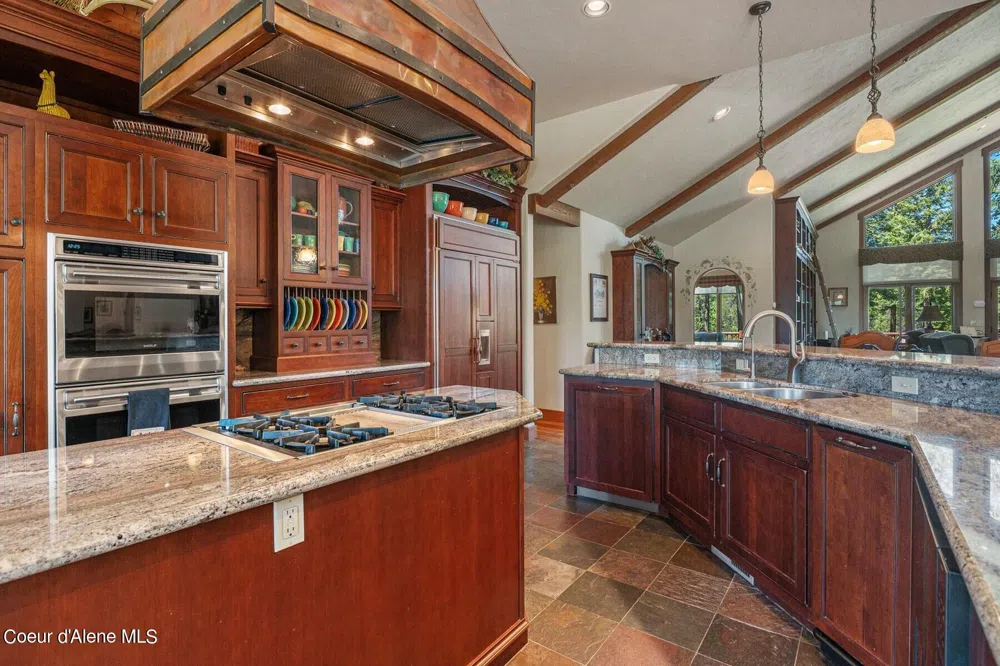 526 Roop Road Cocolalla, ID 83813
