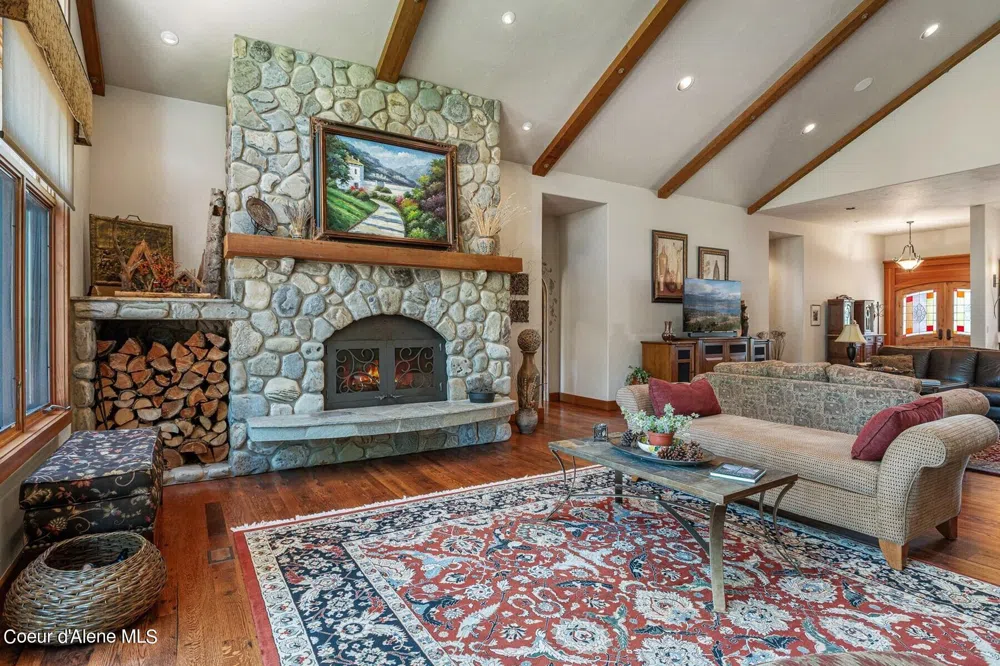 526 Roop Road Cocolalla, ID 83813