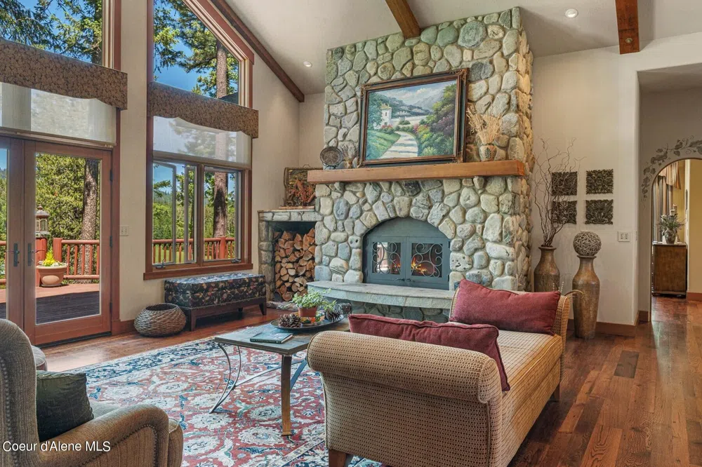526 Roop Road Cocolalla, ID 83813