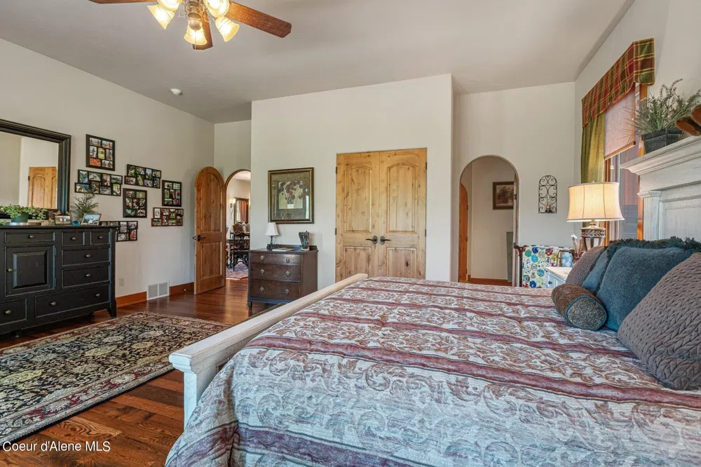 526 Roop Road Cocolalla, ID 83813
