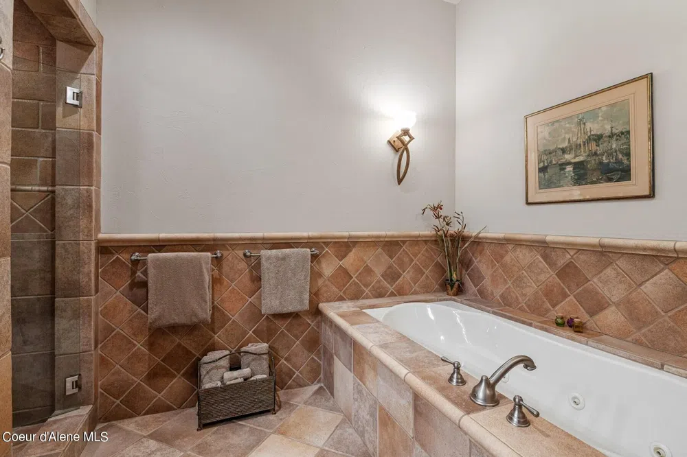 526 Roop Road Cocolalla, ID 83813