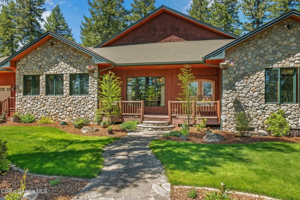 526 Roop Road Cocolalla, ID 83813