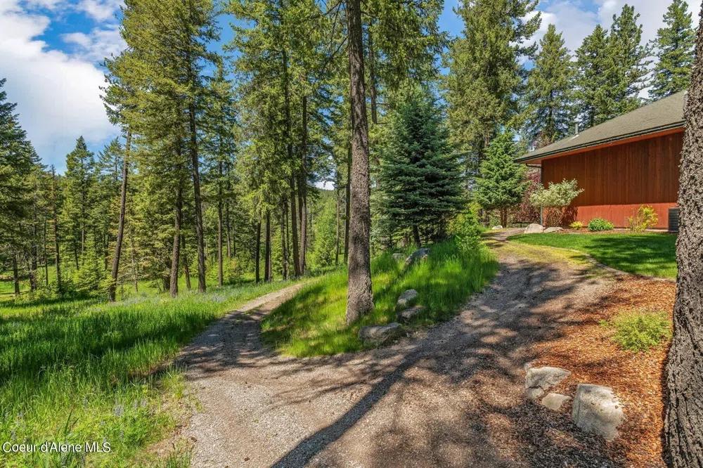 526 Roop Road Cocolalla, ID 83813