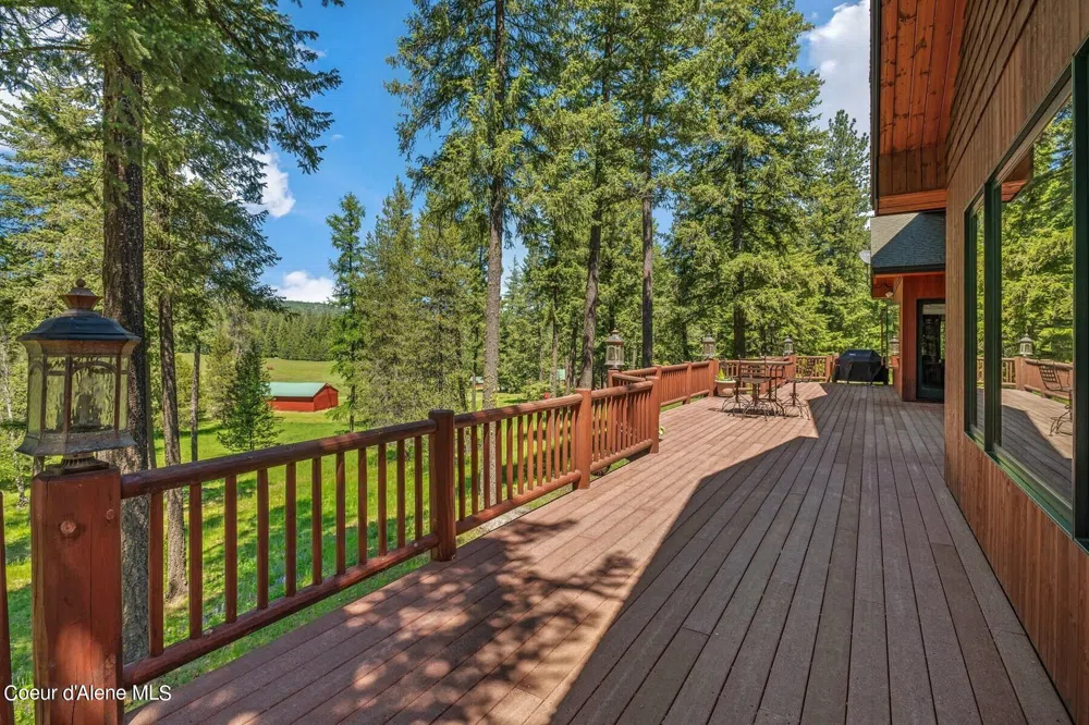 526 Roop Road Cocolalla, ID 83813