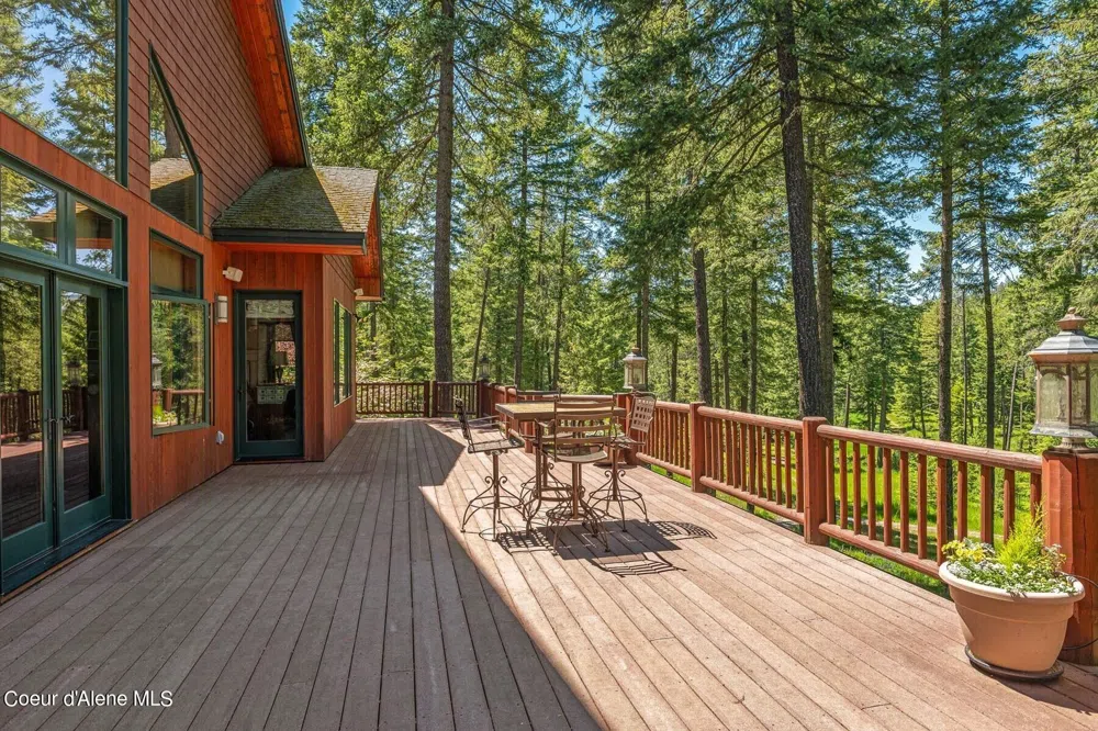 526 Roop Road Cocolalla, ID 83813