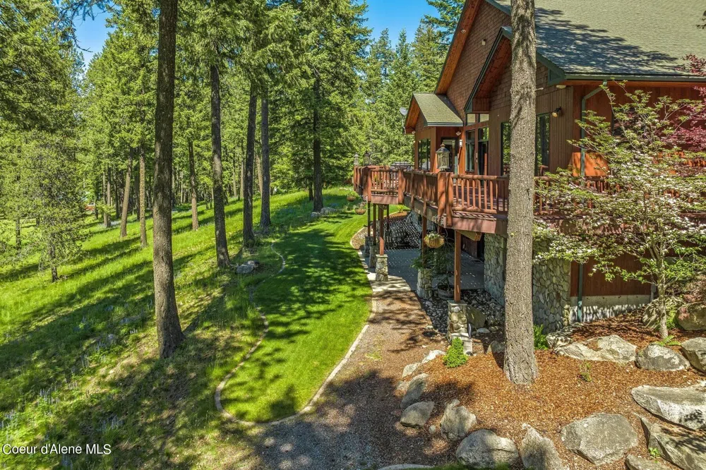 526 Roop Road Cocolalla, ID 83813