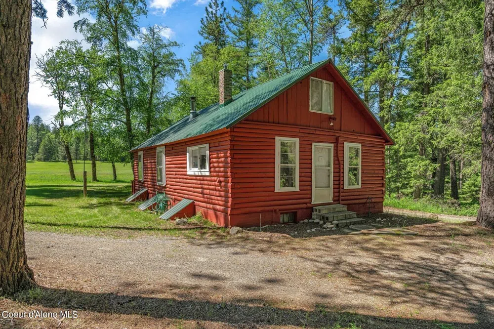 526 Roop Road Cocolalla, ID 83813