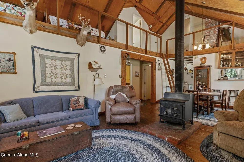 526 Roop Road Cocolalla, ID 83813