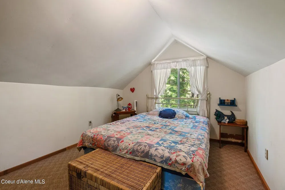 526 Roop Road Cocolalla, ID 83813