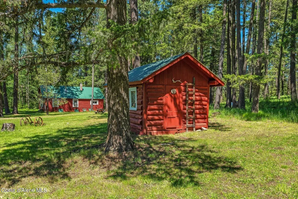 526 Roop Road Cocolalla, ID 83813