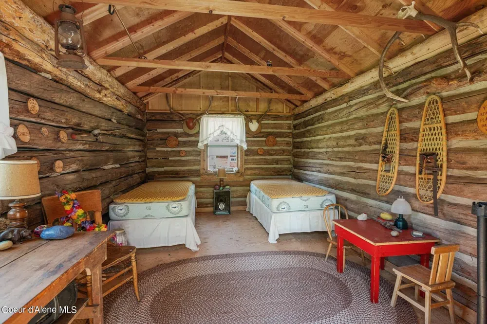 526 Roop Road Cocolalla, ID 83813