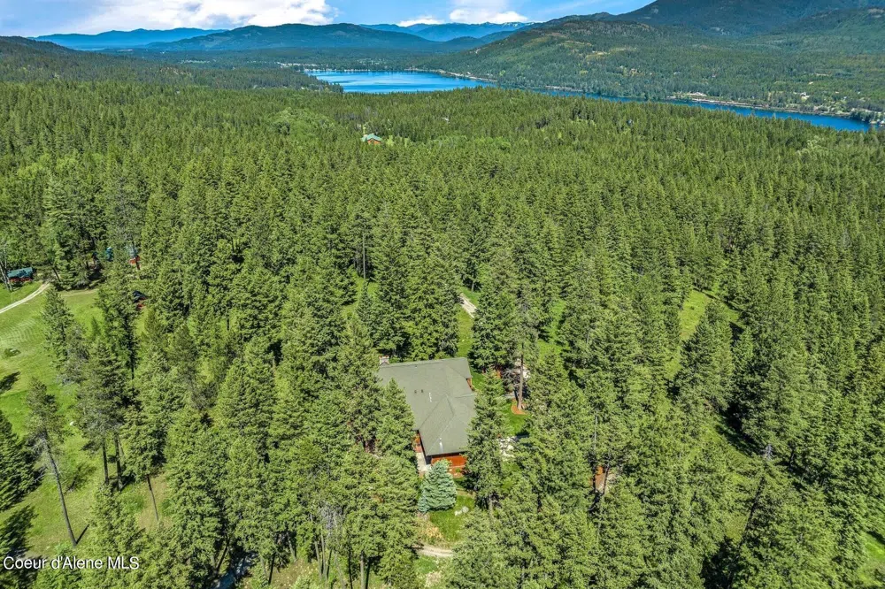 526 Roop Road Cocolalla, ID 83813