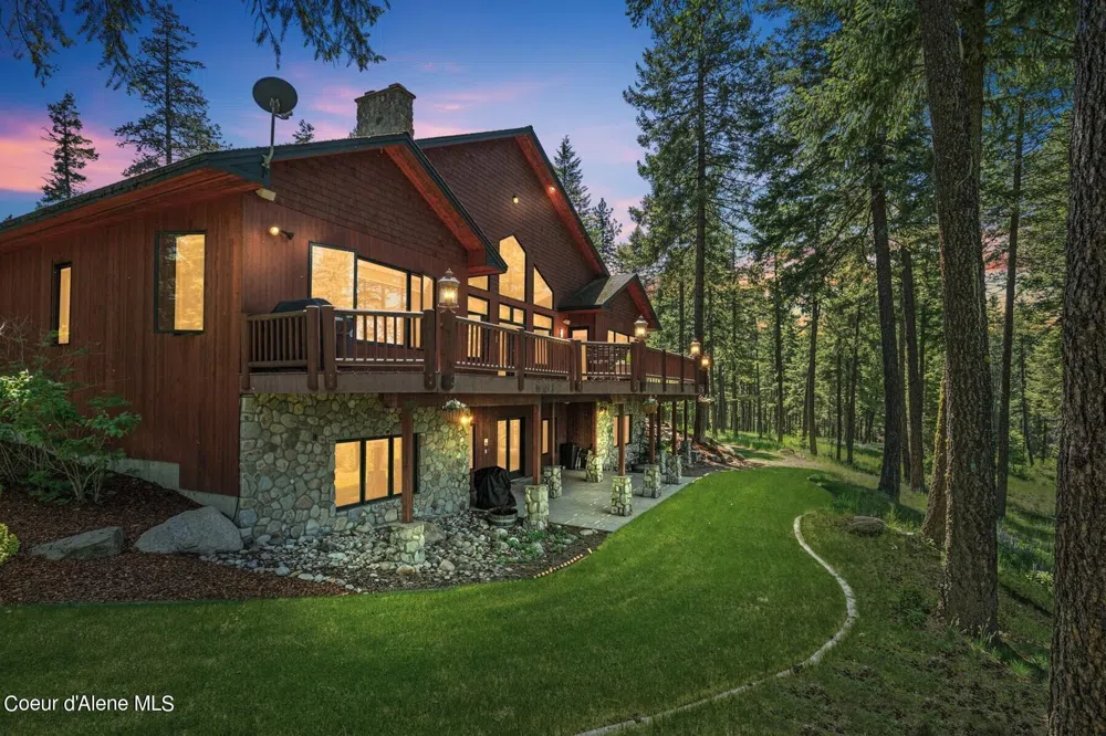 526 Roop Road Cocolalla, ID 83813