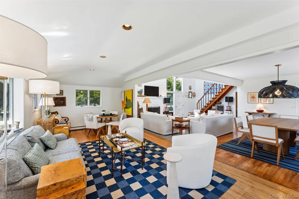 18 Quogo Neck Lane Quogue, NY 11959