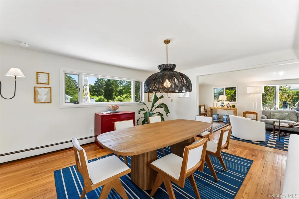 18 Quogo Neck Lane Quogue, NY 11959