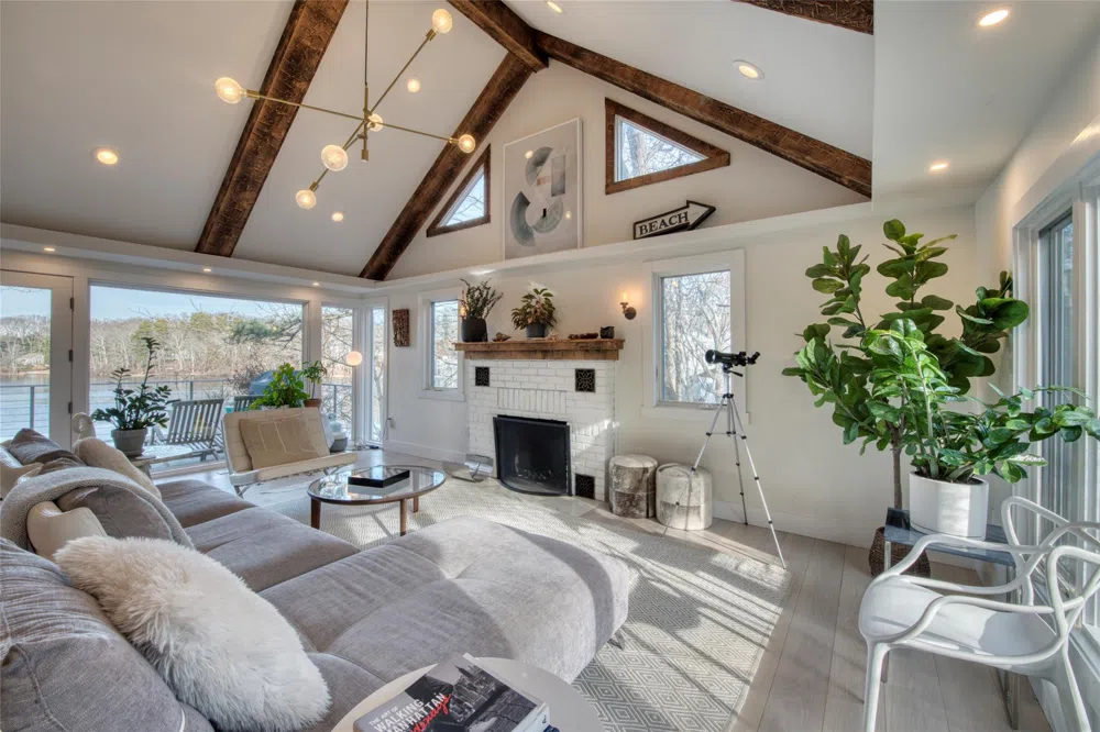 57 Big Fresh Pond Road Southampton, NY 11968
