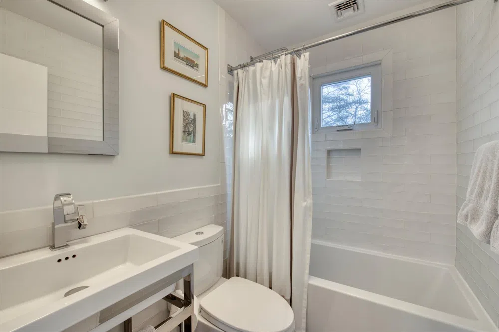 57 Big Fresh Pond Road Southampton, NY 11968