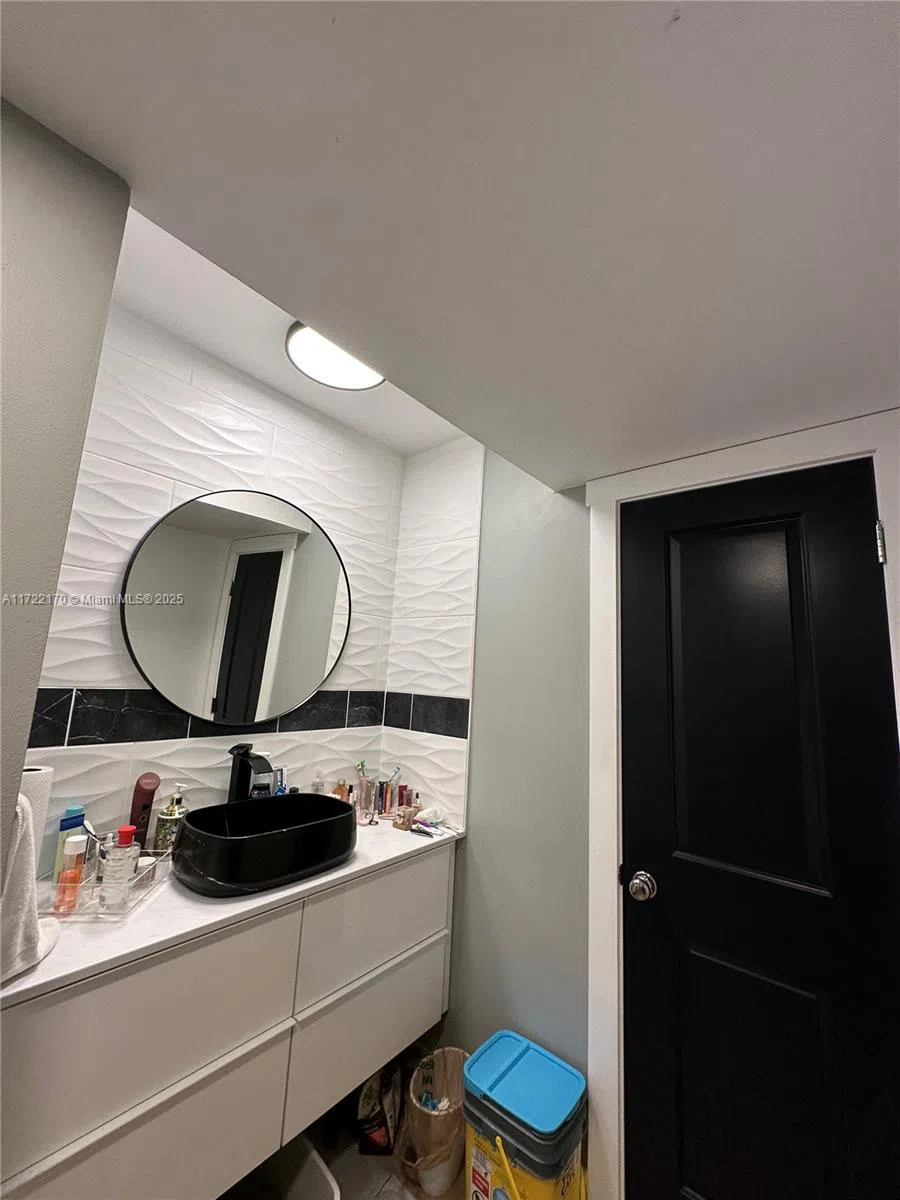 5100 SW 41st St #328 Pembroke Park, FL 33023