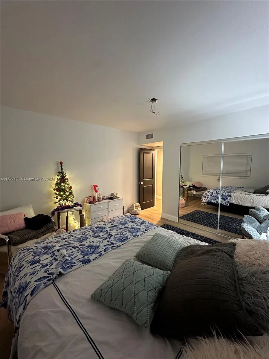 5100 SW 41st St #328 Pembroke Park, FL 33023