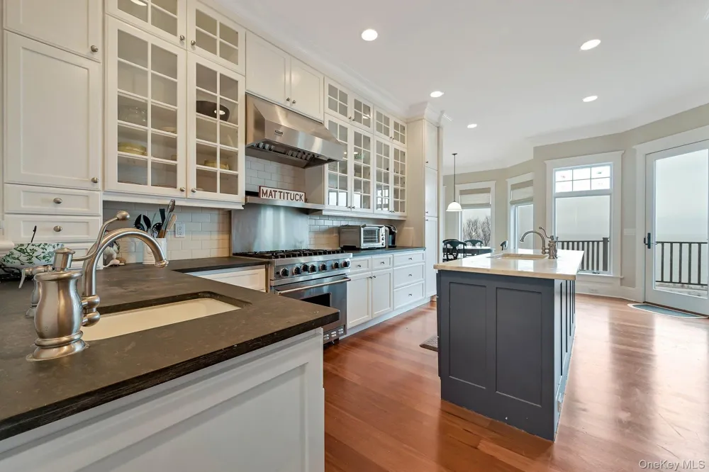 580 Lloyds Lane Mattituck, NY 11952