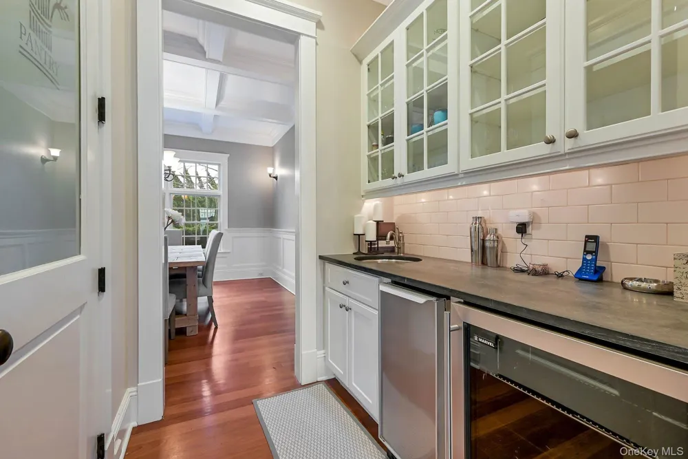 580 Lloyds Lane Mattituck, NY 11952
