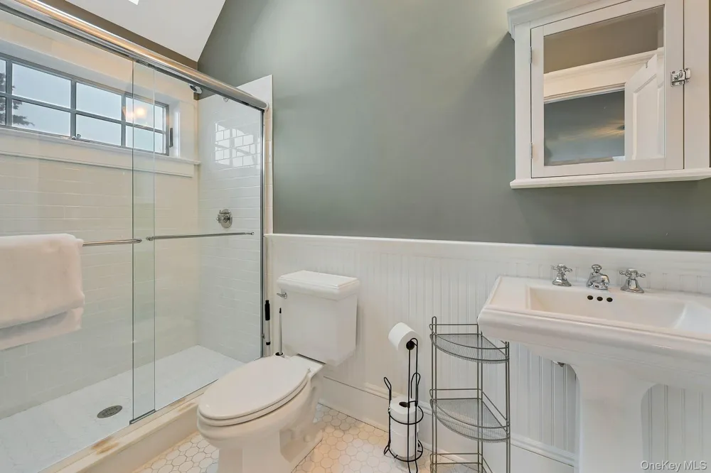 580 Lloyds Lane Mattituck, NY 11952