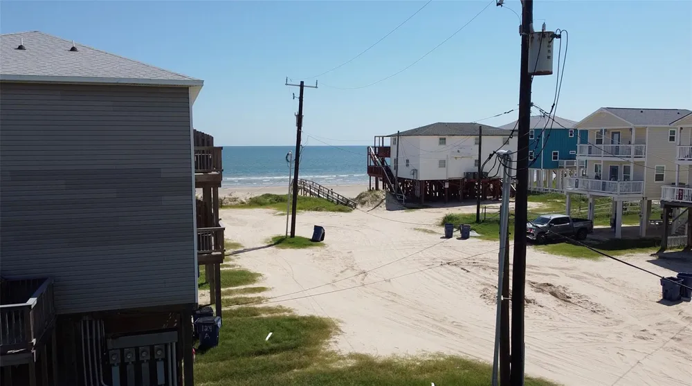 128 Howard Avenue Surfside Beach, TX 77541