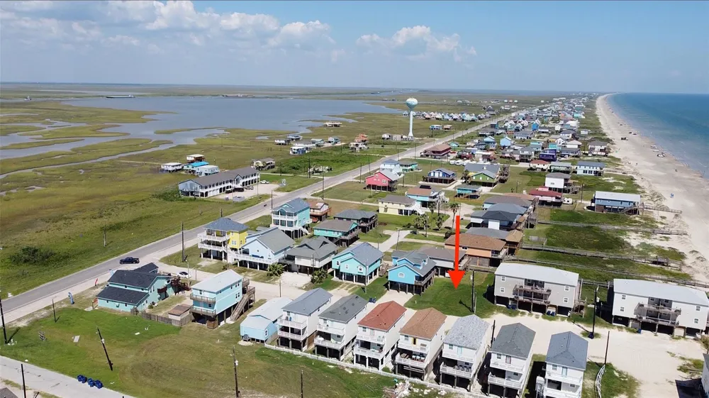 128 Howard Avenue Surfside Beach, TX 77541