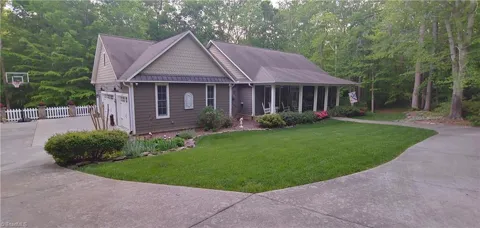 7115 Laurel Point Drive