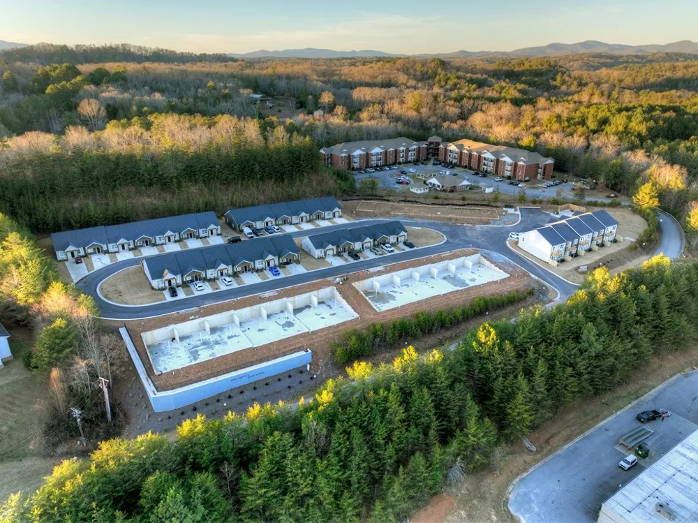Unit 1 Grove Loop Blue Ridge, GA 30513