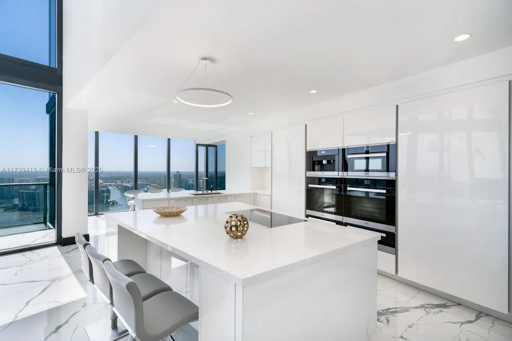 18555 Collins Ave #4203 Sunny Isles Beach, FL 33160