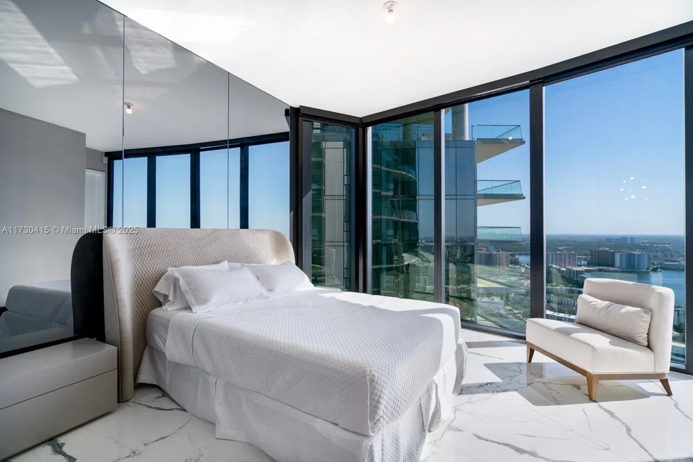 18555 Collins Ave #4203 Sunny Isles Beach, FL 33160