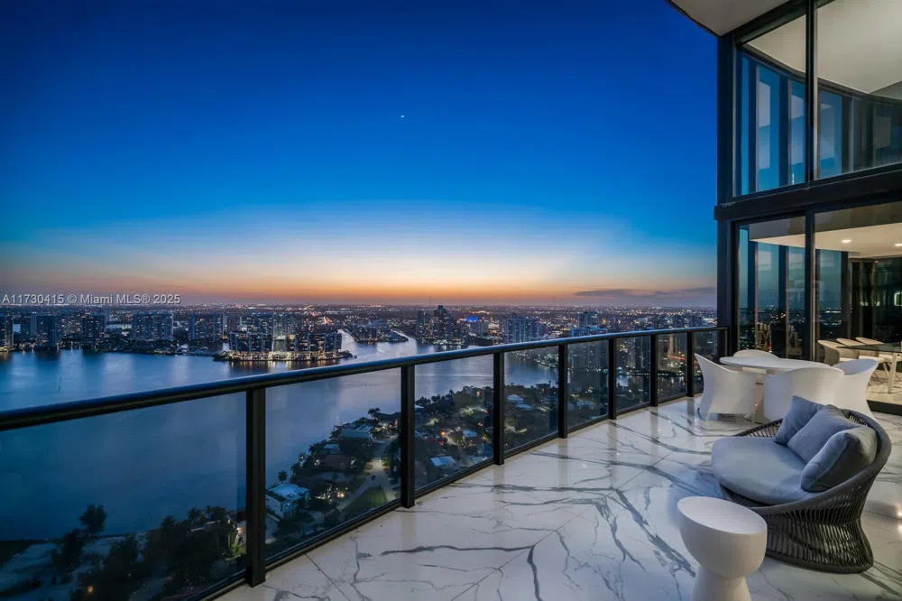 18555 Collins Ave #4203 Sunny Isles Beach, FL 33160