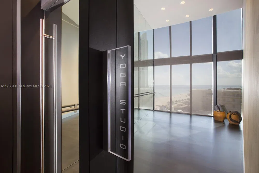 18555 Collins Ave #4203 Sunny Isles Beach, FL 33160