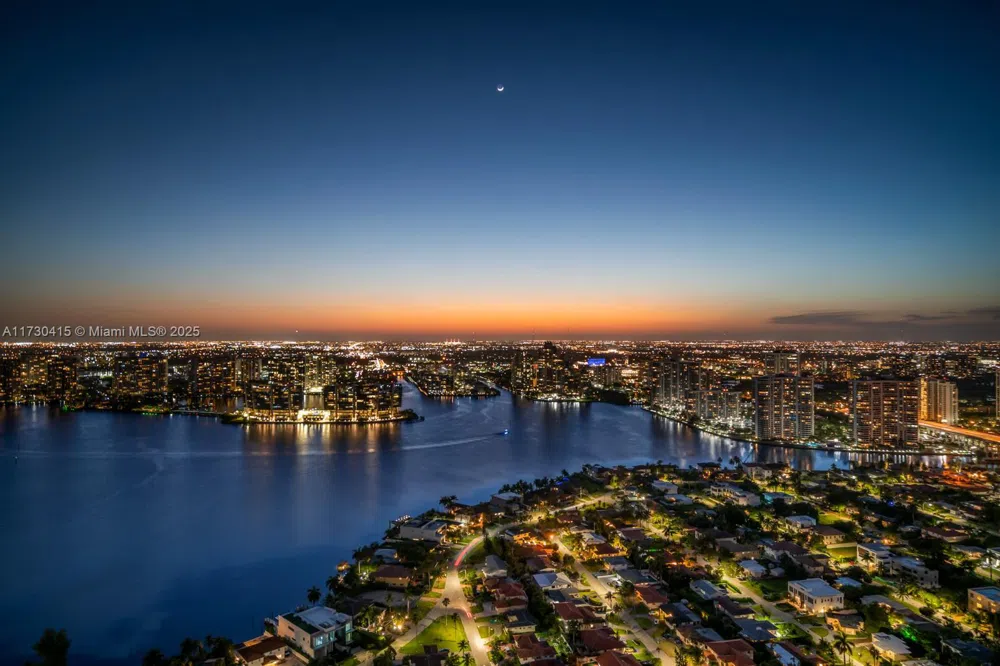 18555 Collins Ave #4203 Sunny Isles Beach, FL 33160