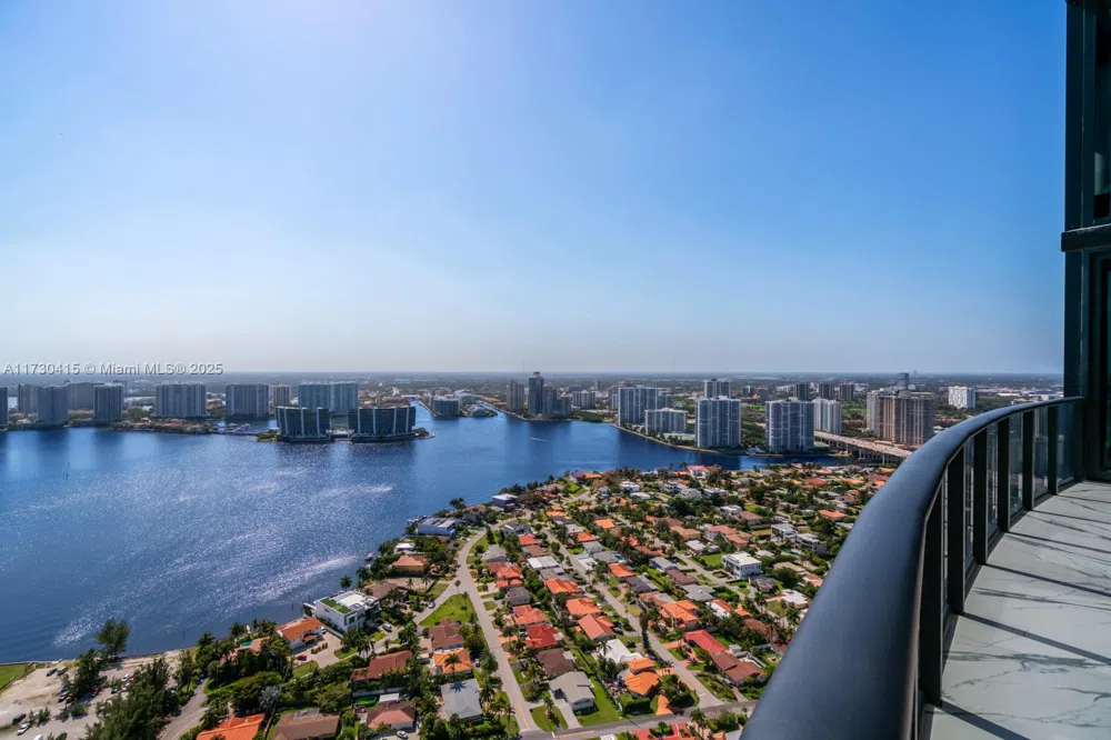 18555 Collins Ave #4203 Sunny Isles Beach, FL 33160