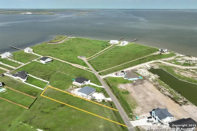 1510 cape velero Rockport, TX 78382