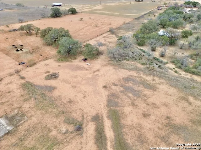 120 S RIDGE DR Lytle, TX 78052