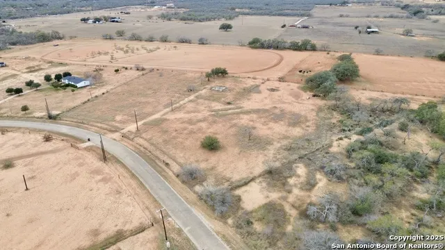 120 S RIDGE DR Lytle, TX 78052