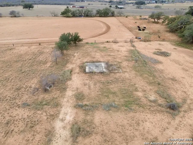 120 S RIDGE DR Lytle, TX 78052