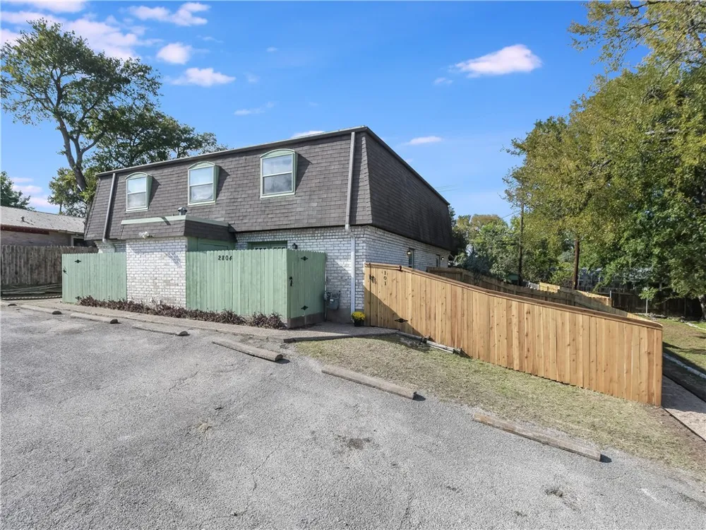 2804 Westhill Drive Austin, TX 78704