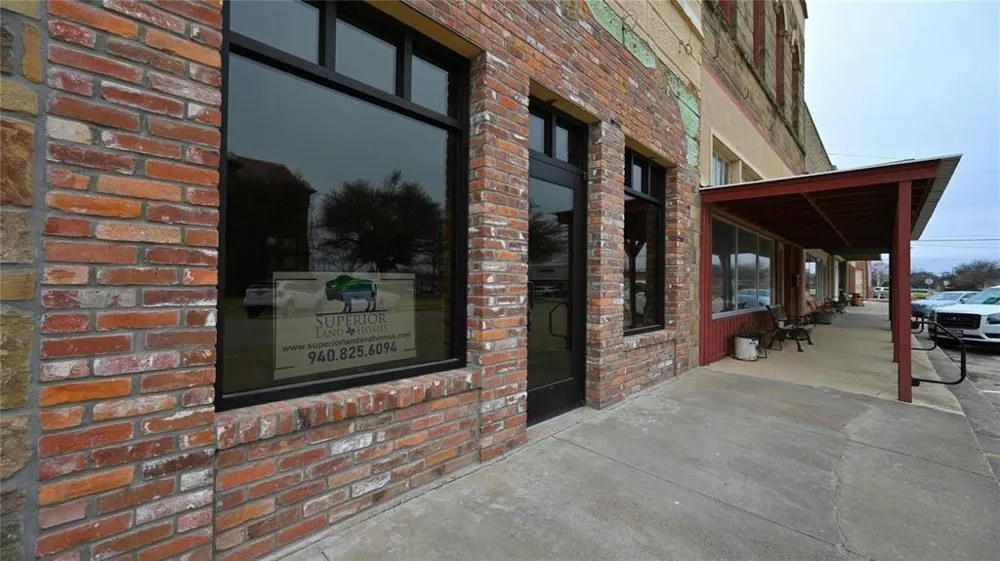 111 W Gilbert Street Henrietta, TX 76365