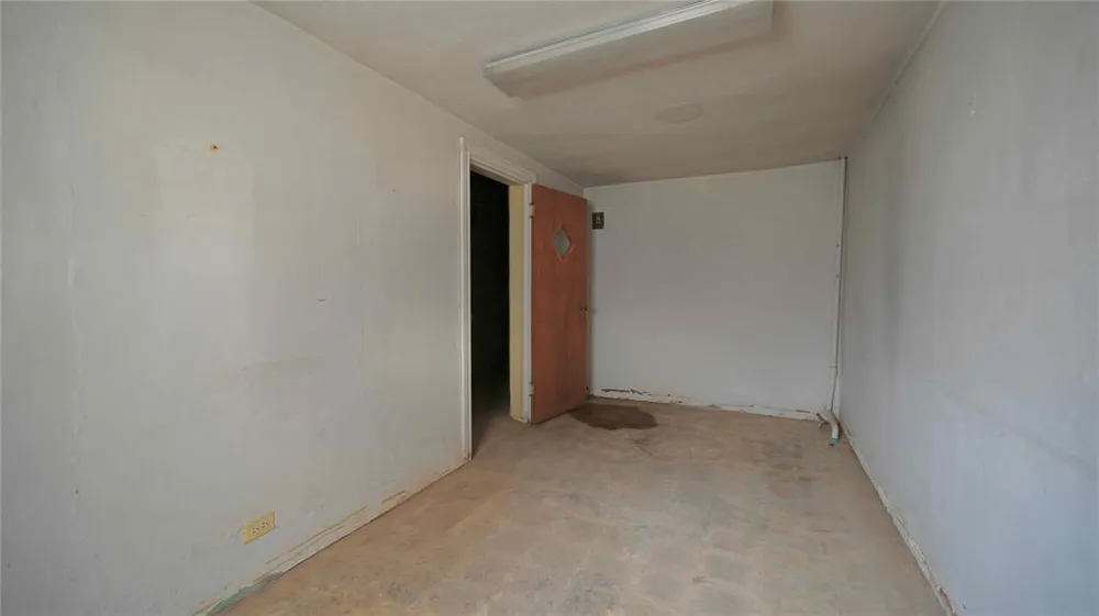 111 W Gilbert Street Henrietta, TX 76365