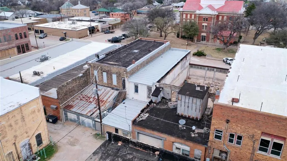 111 W Gilbert Street Henrietta, TX 76365