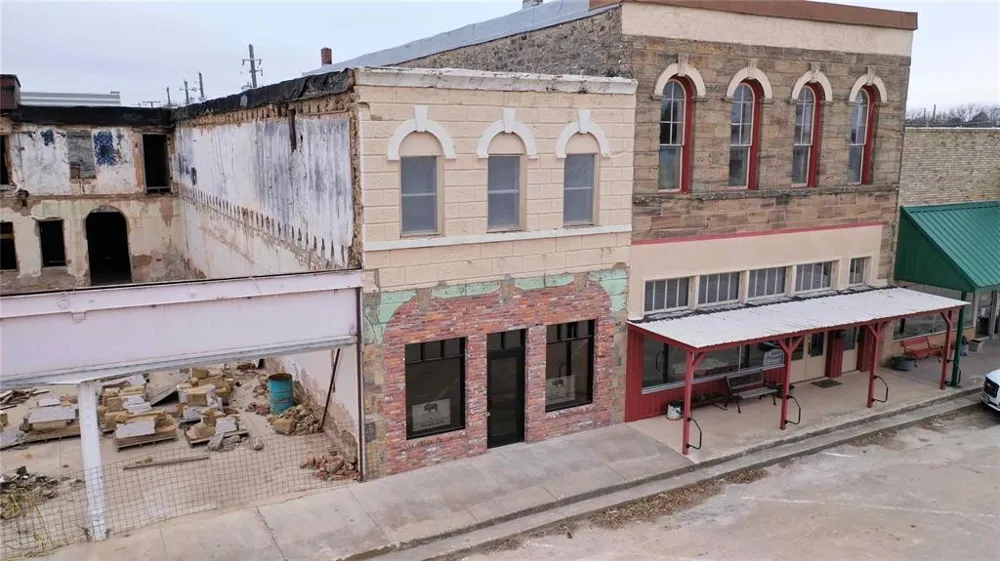111 W Gilbert Street Henrietta, TX 76365