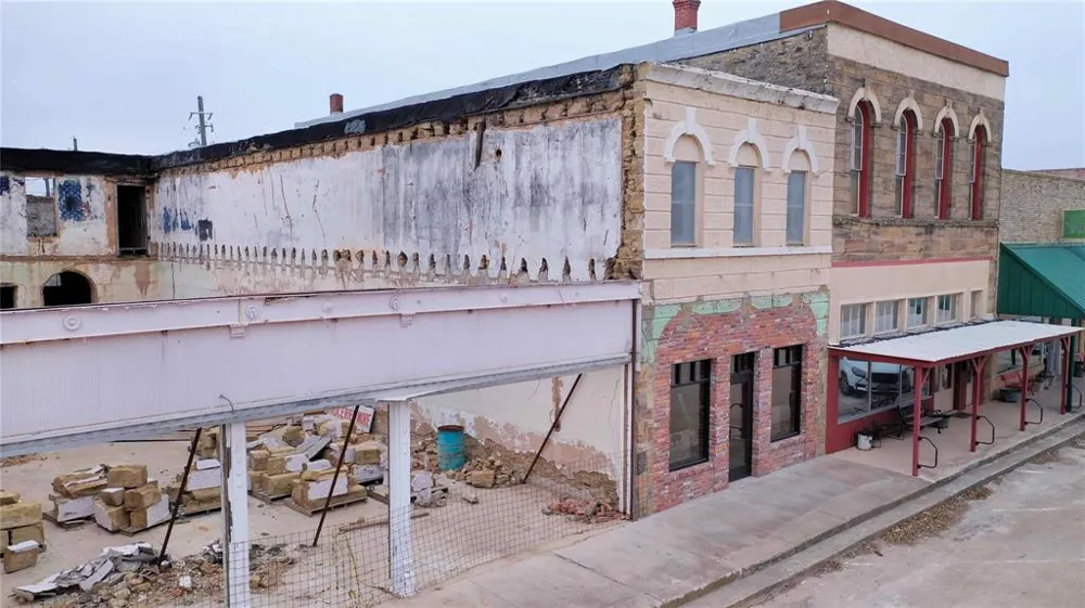 111 W Gilbert Street Henrietta, TX 76365