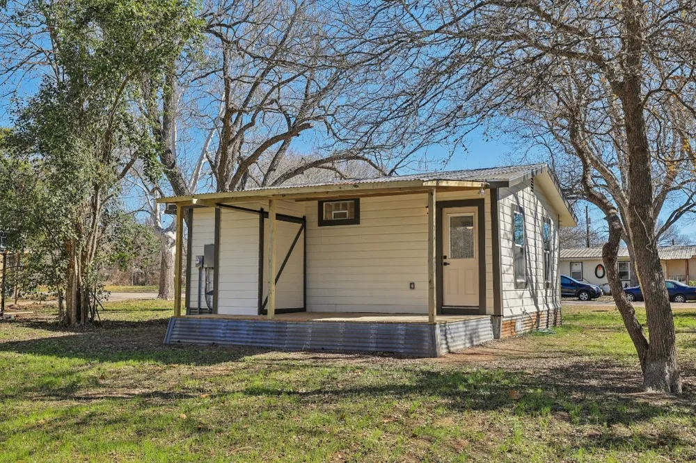 304 Harris Street Smithville, TX 78957