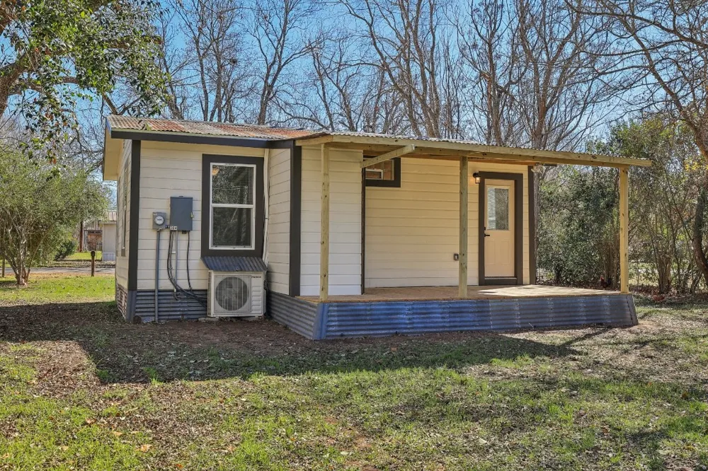 304 Harris Street Smithville, TX 78957