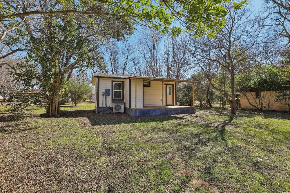 304 Harris Street Smithville, TX 78957